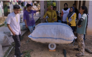 Créer une filière locale de collecte des déchets plastiques portée par les femmes des villages côtiers de Kendari