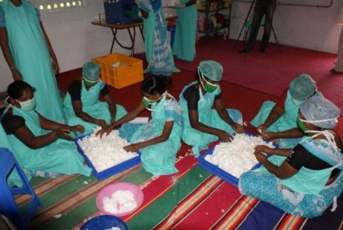 Création d'un atelier de production de serviettes hygéniques par des femmes indigentes