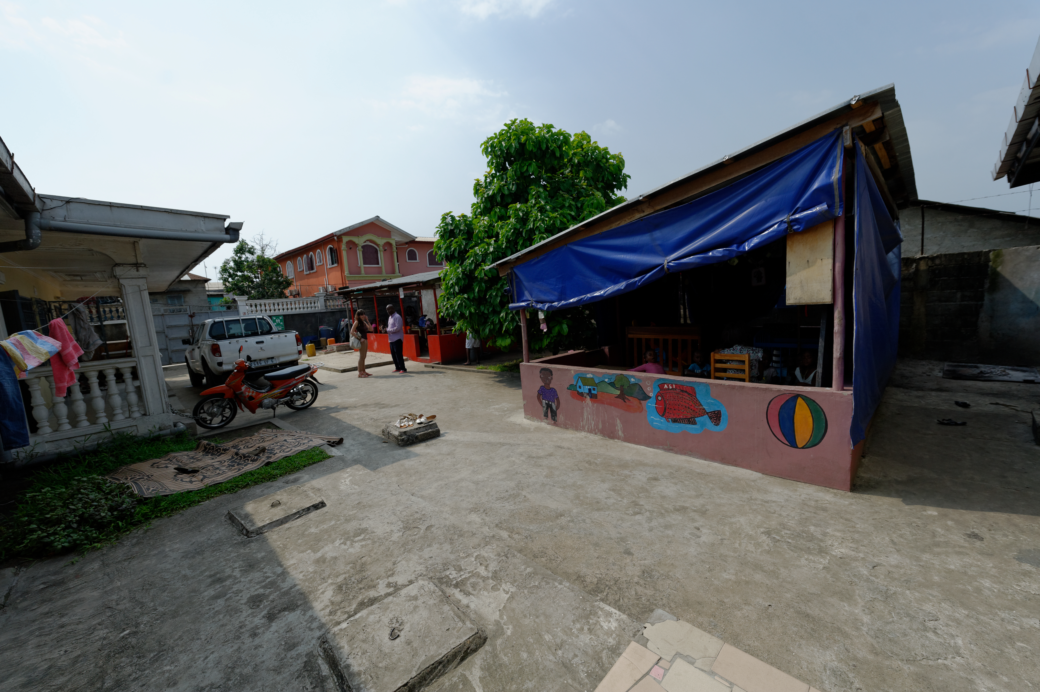 Prise en charge des jeunes filles mineures en situation de prostitution de la rue à l’insertion professionnelle et leurs enfants