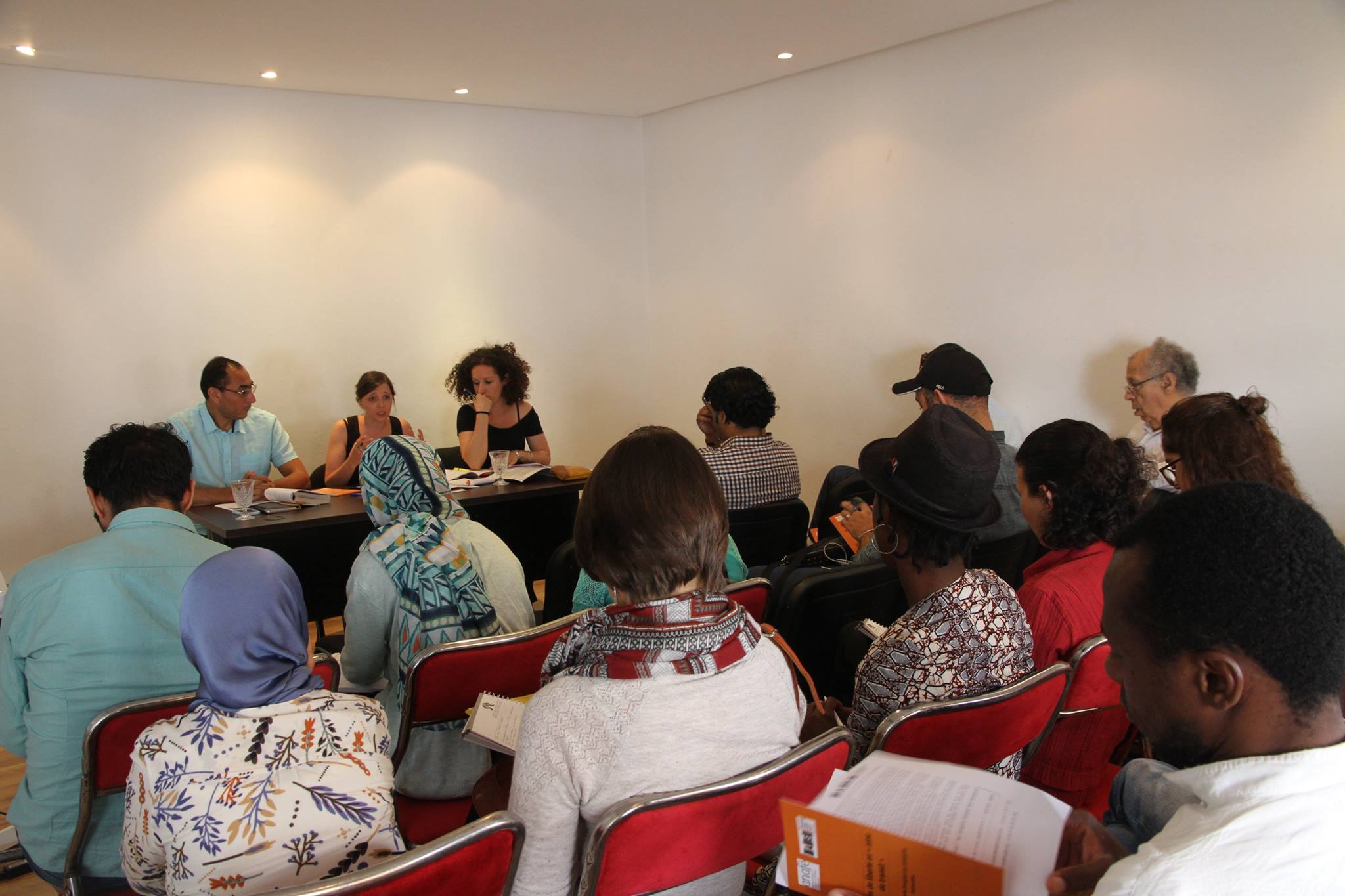 Strengthening the defense and access to the rights of foreign women maintained in the waiting zones