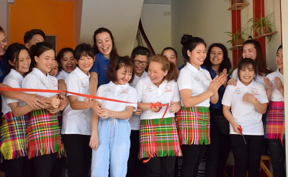 Supporting young women from widespread exclusion to social and professional integration