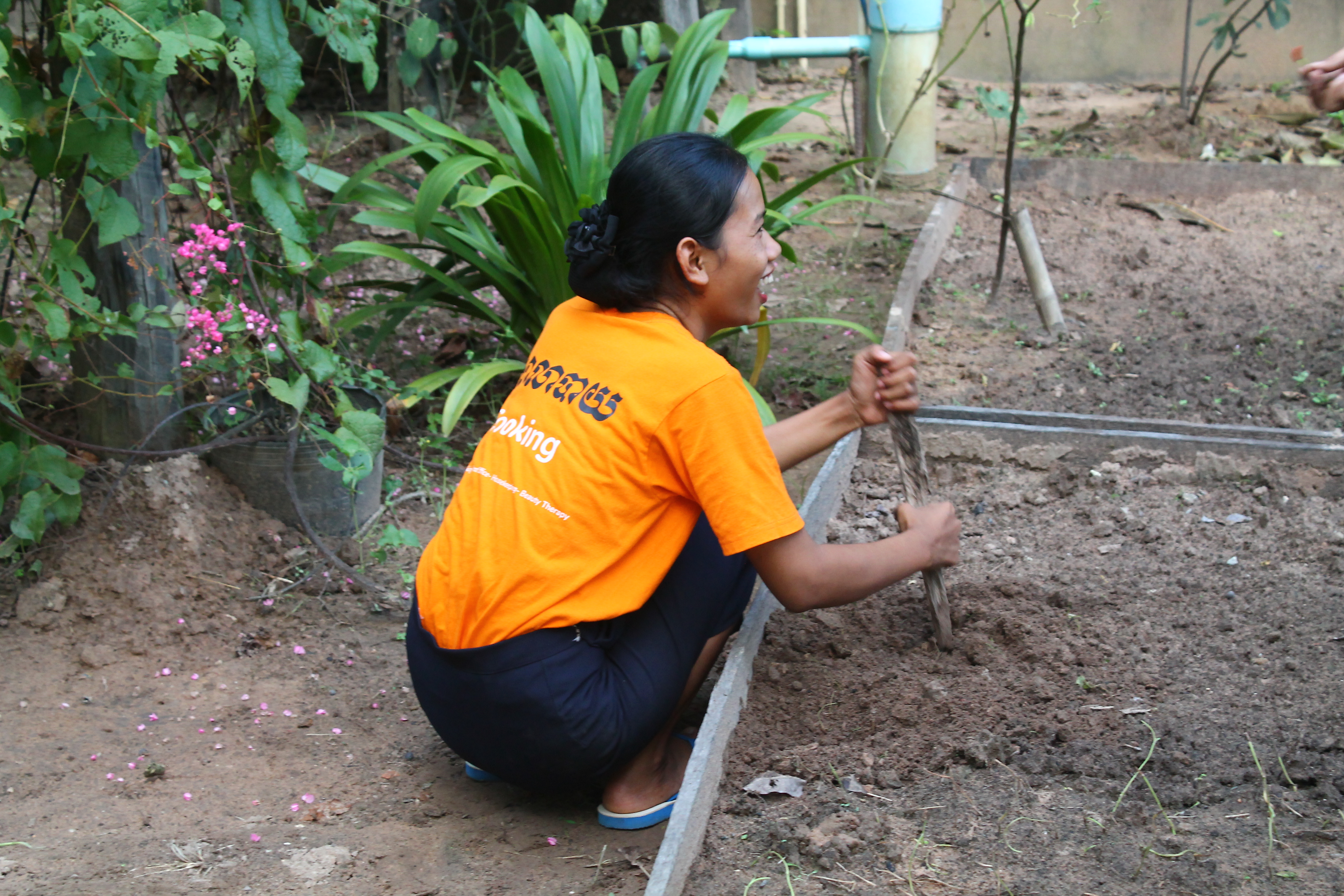 Provide young females from poverty, with catering and hospitality skills, allowing them to strengthen their role in the industry and in agro-ecological practices