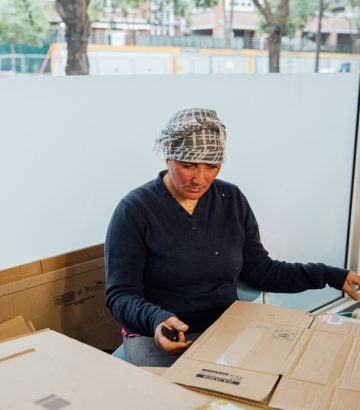 Permettre à des femmes sans domicile fixe de se réinsérer professionnellement grâce au recyclage de cartons