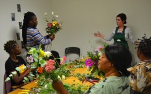 Un chantier d’insertion fleuriste accessible aux femmes éloignées de l’emploi