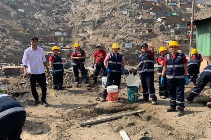 Training Women in Construction and Community Leadership in Lima