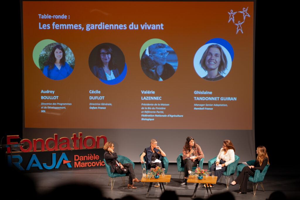 Ghislaine Tandonnet Guiran, Valérie Lazennec, Audrey Boullot, Cécile Duflot, et Chloé Nabédian lors de la table ronde.