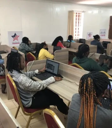 Autonomiser économiquement les femmes réfugiées de Kakuma via le numérique et le freelancing
