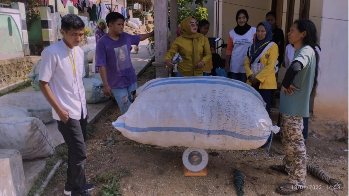 Creating a local plastic waste collection value chain led by women