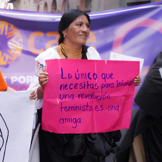 Mujeres-con-voz-fond flouté